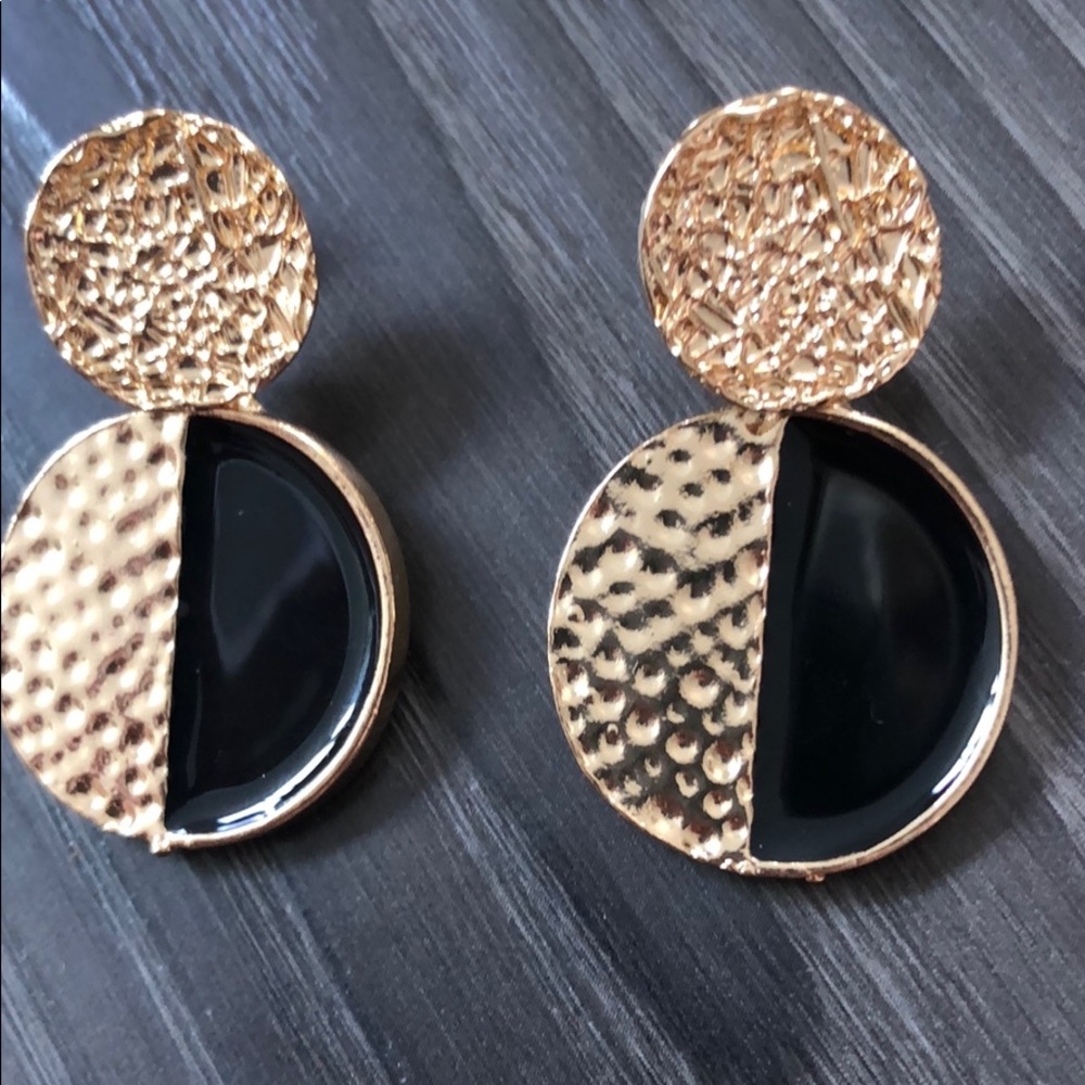 Set of new trendy gold earrings - Picture 8 of 11
